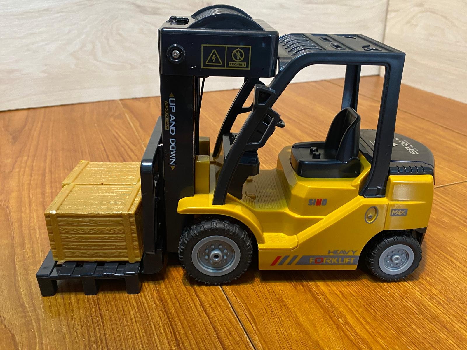 Forklift Remote Control Toy QH207-1D - Image 6